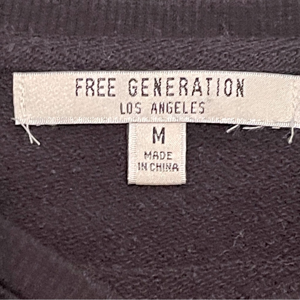 Free Generation Los Angeles “This Girl Loves Weekends” Sweatshirt Size Medium - Picture 3 of 4